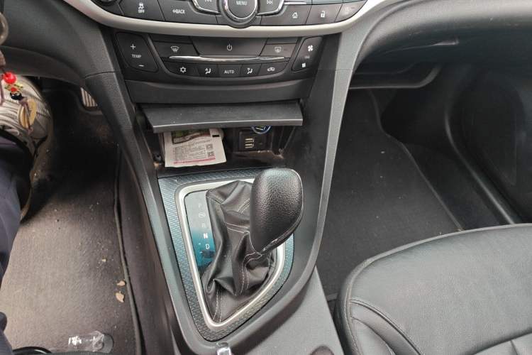 Used Buick GT 2019 18T Automatic Connected Elite Model China VI Standard Gear Lever