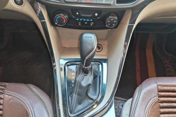 Used Buick GT 2019 15T Dual-Clutch Advanced Version China VI Standard Gear Lever