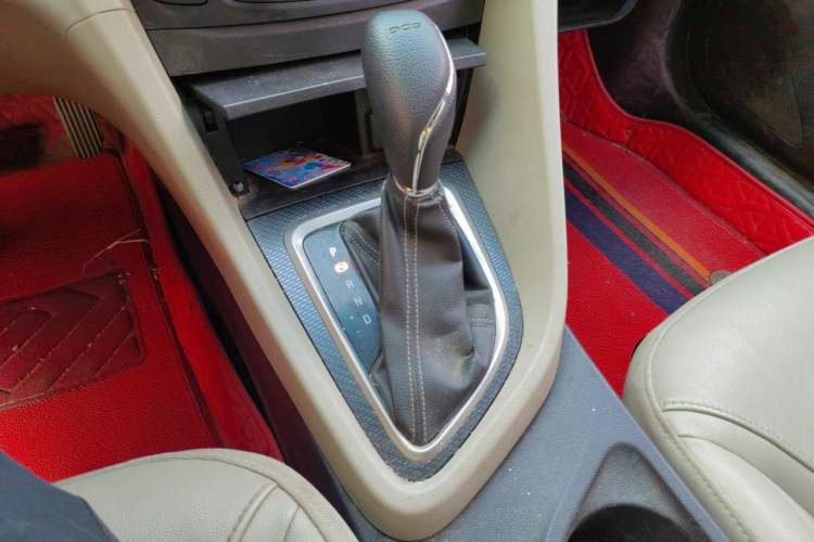 Used Buick GT 2019 15T Dual-Clutch Connected Elite Model China VI Gear Lever