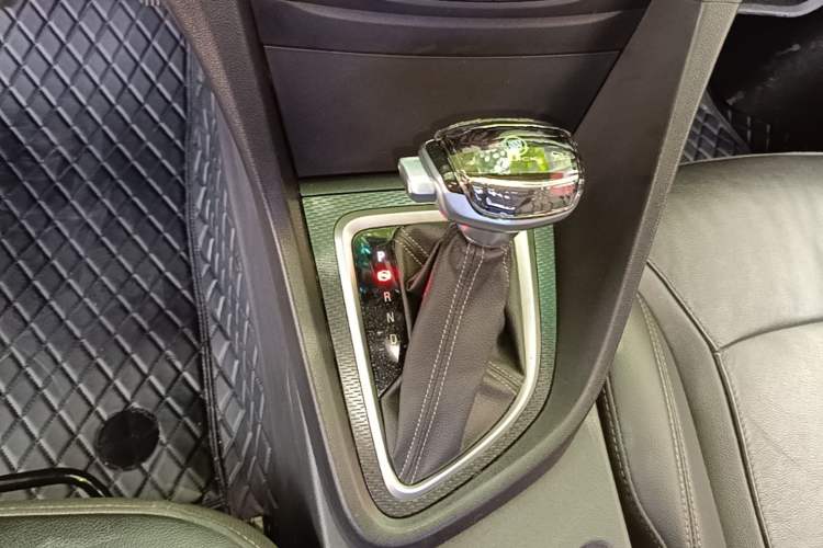 Used Buick GT 2019 18T Automatic Connected Elite Model China VI Standard Gear Lever