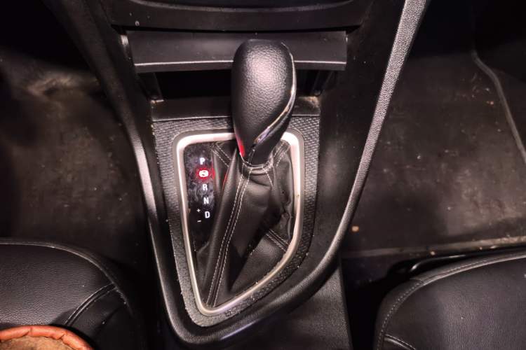 Used Buick GT 2019 18T Automatic Connected Elite Model China VI Standard Gear Lever