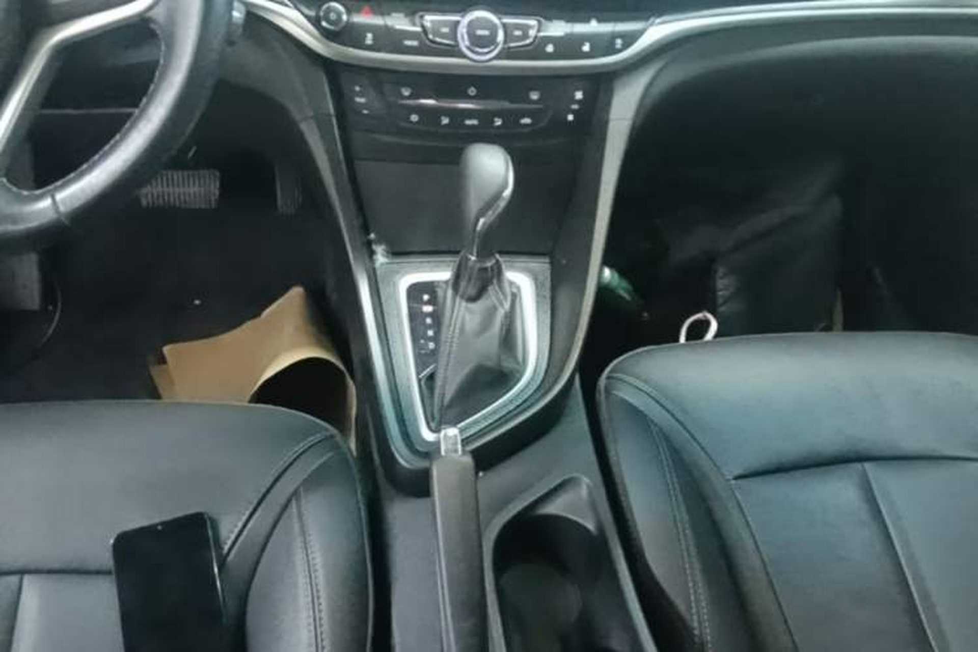 Used Buick GT 2019 18T Automatic Connected Elite Model China VI Standard Gear Lever