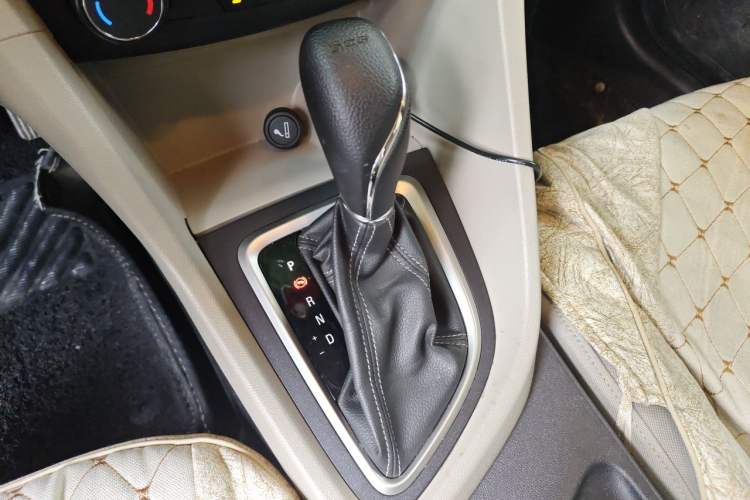 Used Buick GT 2019 15T Dual-Clutch Advanced Version China VI Standard Gear Lever