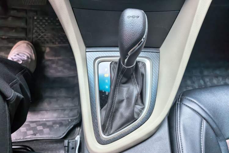 Used Buick GT 2019 15T Dual-Clutch Connected Elite Model China VI Gear Lever