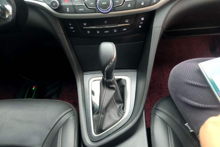 Used Buick GT 2019 18T Automatic Connected Elite Model China VI Standard Gear Lever
