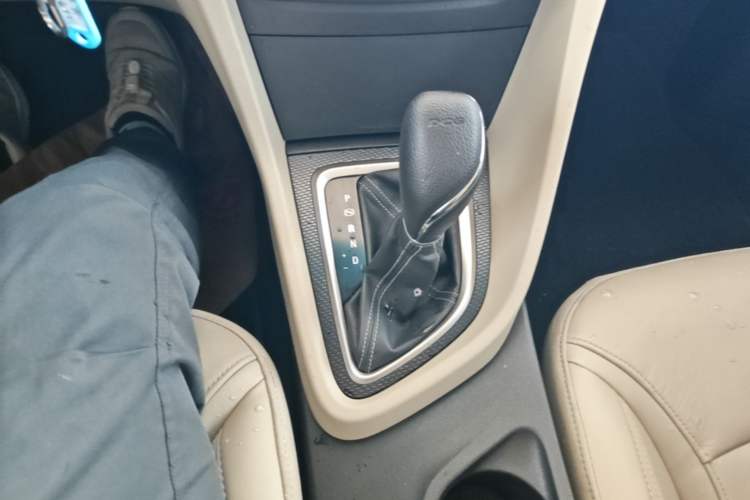 Used Buick GT 2019 15T Dual-Clutch Connected Elite Version China V Standard Gear Lever