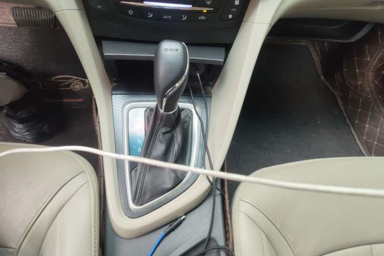 Used Buick GT 2019 15T Dual-Clutch Connected Elite Model China VI Gear Lever