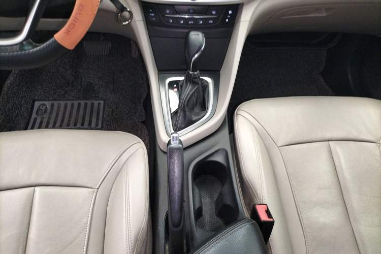 Used Buick GT 2019 15T Dual-Clutch Connected Elite Model China VI Gear Lever