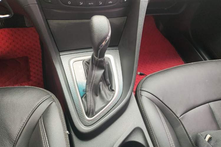 Used Buick GT 2019 18T Automatic Connected Elite Model China VI Standard Gear Lever