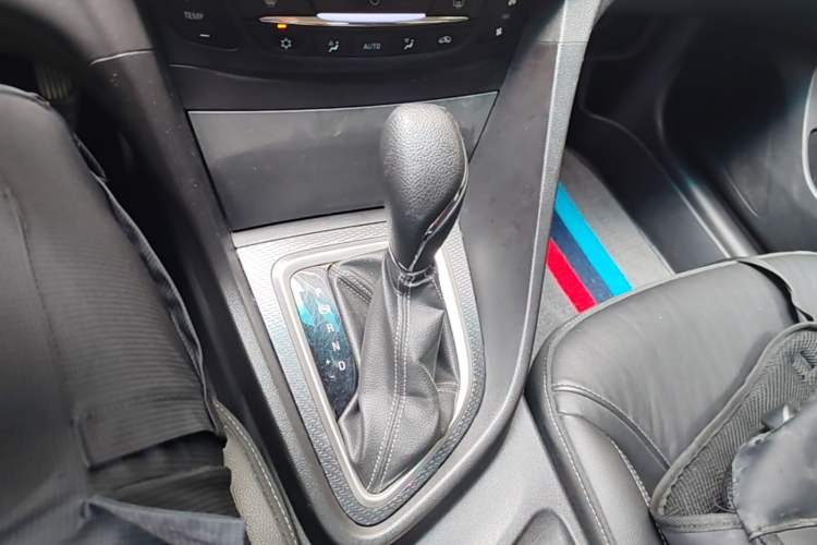 Used Buick GT 2019 18T Automatic Connected Elite Model China VI Standard Gear Lever