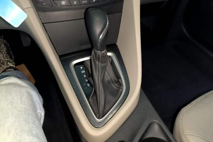 Used Buick GT 2019 15T Dual-Clutch Connected Elite Model China VI Gear Lever