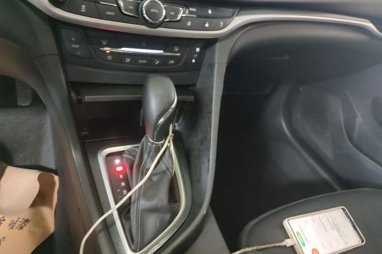 Used Buick GT 2019 18T Automatic Connected Elite Model China VI Standard Gear Lever