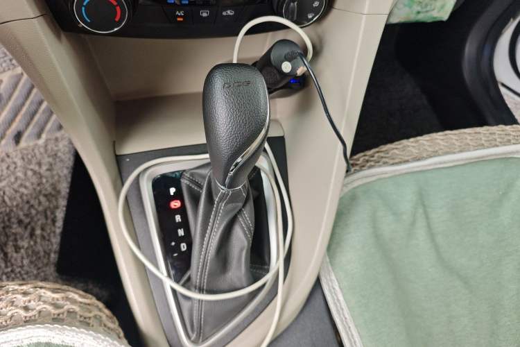 Used Buick GT 2019 15T Dual-Clutch Advanced Version China VI Standard Gear Lever