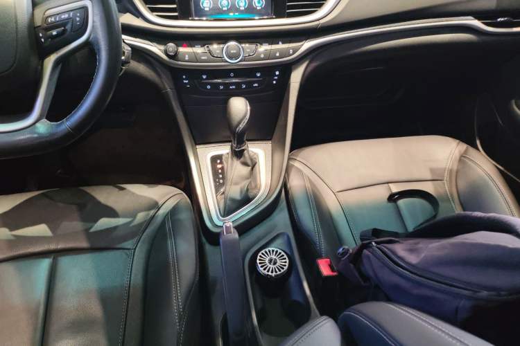 Used Buick GT 2019 18T Automatic Connected Elite Model China VI Standard Gear Lever