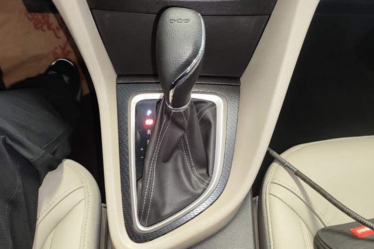 Used Buick GT 2019 15T Dual-Clutch Connected Elite Version China V Standard Gear Lever