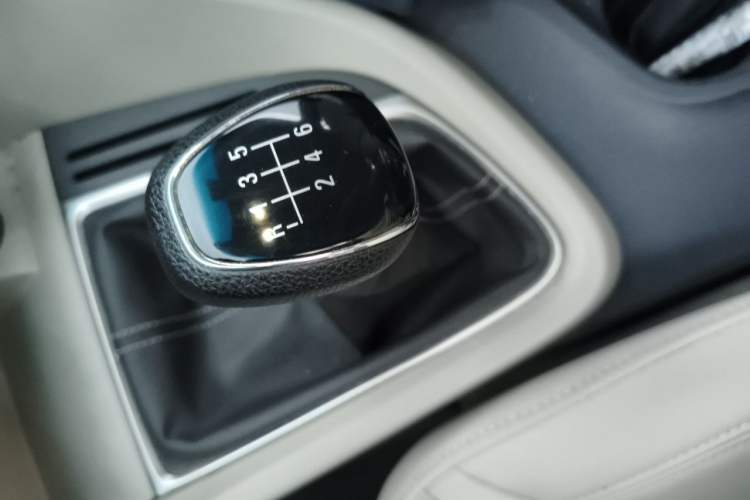 Used Buick GT 2019 15T Manual Elite Version China VI Standard Gear Lever