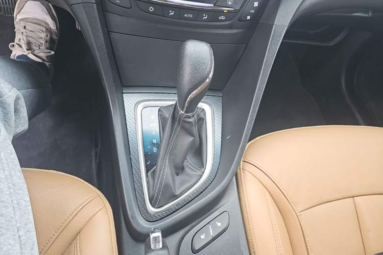 Used Buick GT 2019 18T Automatic Connected Flagship Version China V Standard Gear Lever
