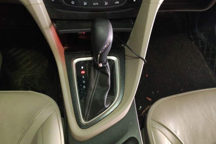 Used Buick GT 2019 15T Dual-Clutch Connected Elite Model China VI Gear Lever