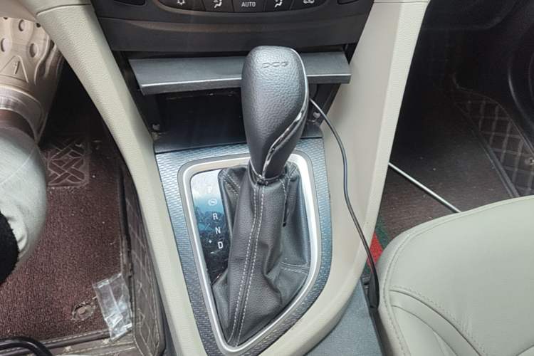 Used Buick GT 2019 15T Dual-Clutch Connected Elite Model China VI Gear Lever