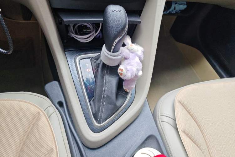 Used Buick GT 2019 15T Dual-Clutch Connected Elite Model China VI Gear Lever