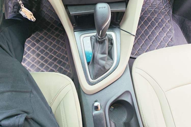 Used Buick GT 2019 15T Dual-Clutch Connected Elite Model China VI Gear Lever