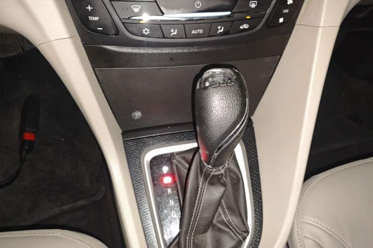 Used Buick GT 2019 15T Dual-Clutch Connected Elite Model China VI Gear Lever