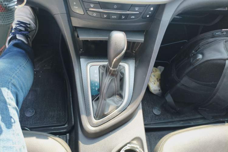 Used Buick GT 2019 18T Automatic Connected Elite Model China VI Standard Gear Lever