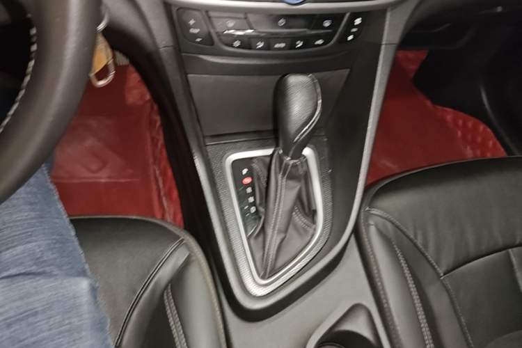 Used Buick GT 2019 18T Automatic Connected Elite Model China VI Standard Gear Lever