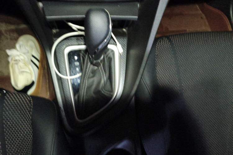 Used Buick GT 2019 18T Automatic Connected Elite Model China VI Standard Gear Lever