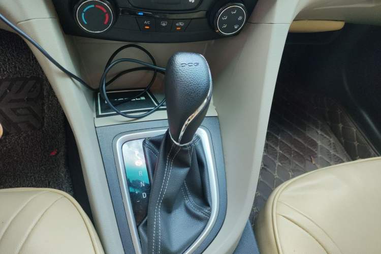 Used Buick GT 2019 15T Dual-Clutch Advanced Version China VI Standard Gear Lever
