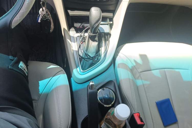 Used Buick GT 2019 15T Dual-Clutch Connected Elite Model China VI Gear Lever