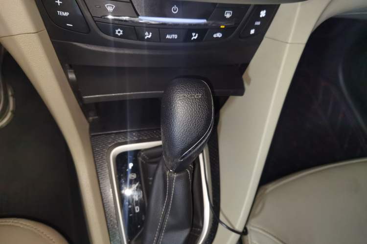 Used Buick GT 2019 15T Dual-Clutch Connected Elite Model China VI Gear Lever