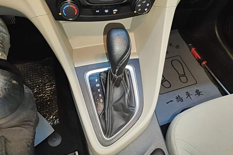 Used Buick GT 2019 15T Dual-Clutch Advanced Version China VI Standard Gear Lever