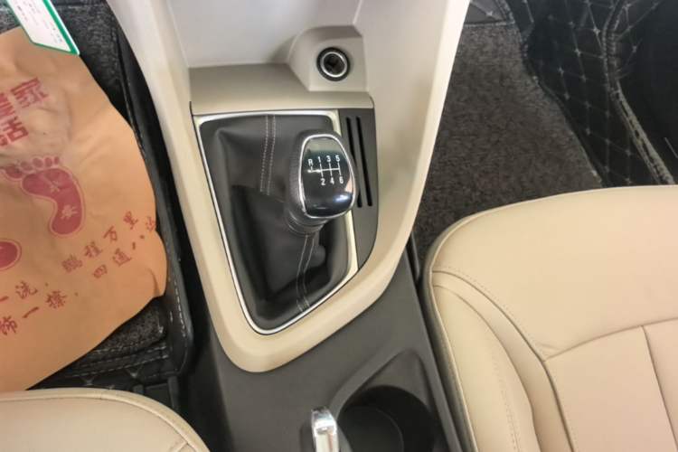 Used Buick GT 2019 15T Manual Elite Version China VI Standard Gear Lever