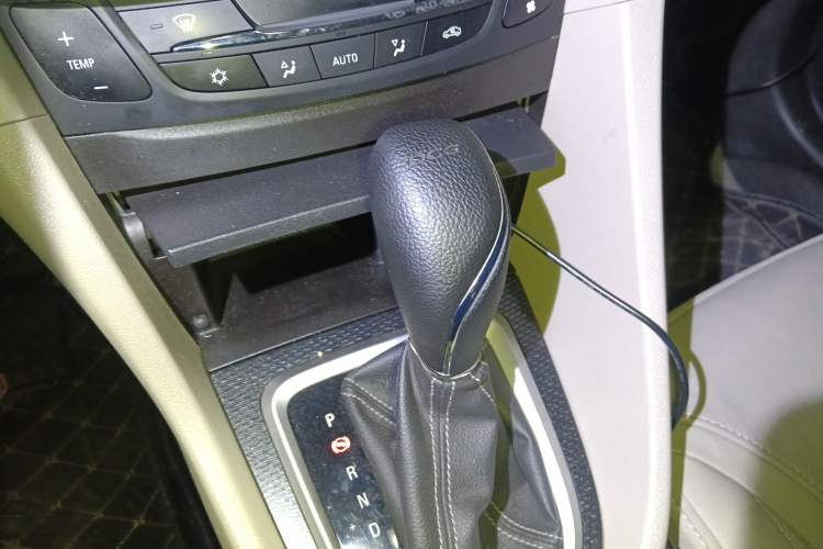 Used Buick GT 2019 15T Dual-Clutch Connected Elite Version China V Standard Gear Lever