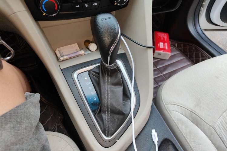 Used Buick GT 2019 15T Dual-Clutch Advanced Version China VI Standard Gear Lever