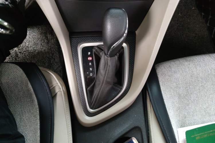 Used Buick GT 2019 15T Dual-Clutch Connected Elite Model China VI Gear Lever
