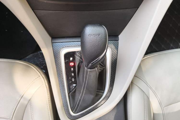Used Buick GT 2019 15T Dual-Clutch Connected Elite Model China VI Gear Lever