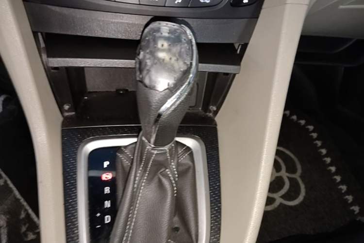 Used Buick GT 2019 15T Dual-Clutch Connected Elite Version China V Standard Gear Lever