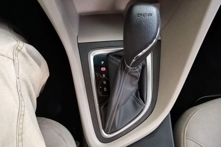 Used Buick GT 2019 15T Dual-Clutch Advanced Version China VI Standard Gear Lever
