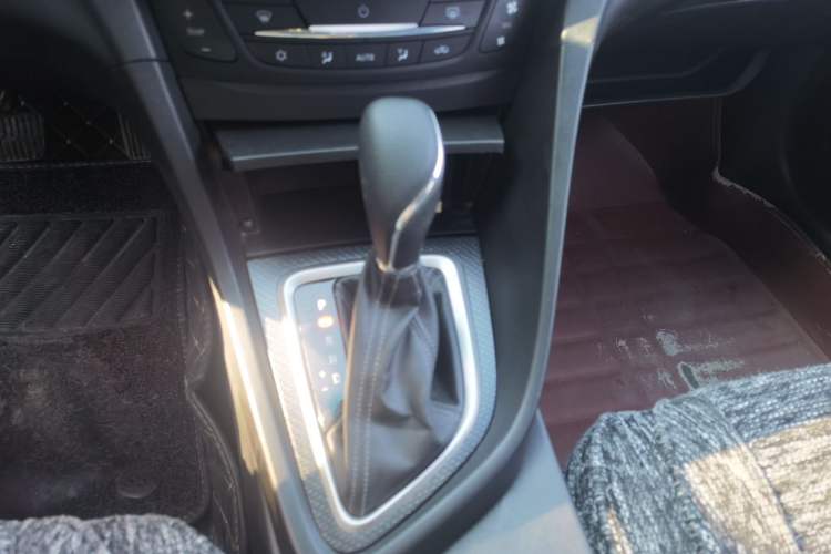 Used Buick GT 2019 18T Automatic Connected Elite Model China VI Standard Gear Lever