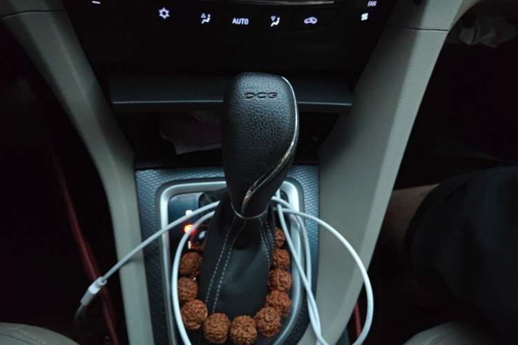 Used Buick GT 2019 15T Dual-Clutch Connected Elite Model China VI Gear Lever