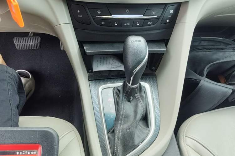 Used Buick GT 2019 15T Dual-Clutch Connected Elite Model China VI Gear Lever