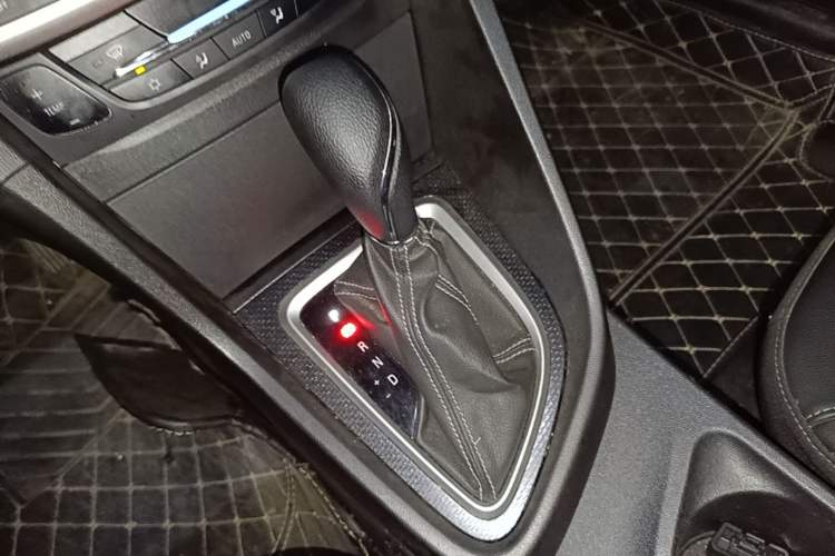 Used Buick GT 2019 18T Automatic Connected Elite Model China VI Standard Gear Lever