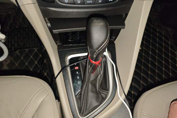 Used Buick GT 2019 15T Dual-Clutch Connected Elite Version China V Standard Gear Lever