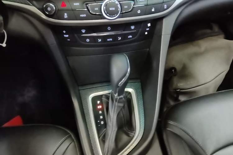 Used Buick GT 2019 18T Automatic Connected Elite Model China VI Standard Gear Lever
