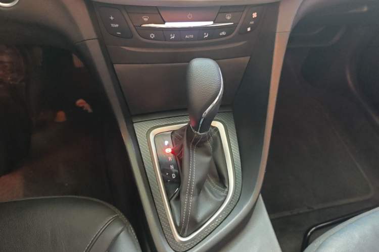 Used Buick GT 2019 18T Automatic Connected Elite Model China V Standard Gear Lever