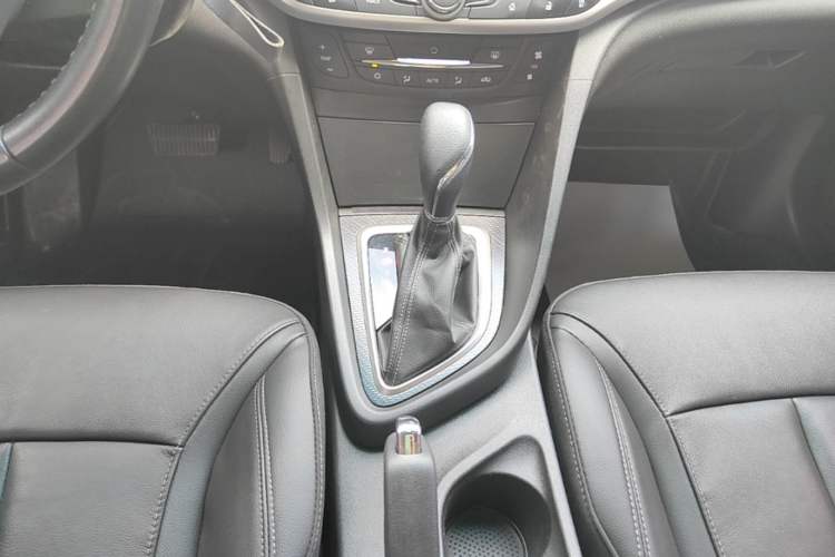 Used Buick GT 2019 18T Automatic Connected Elite Model China VI Standard Gear Lever