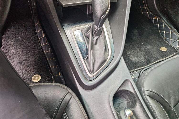 Used Buick GT 2019 18T Automatic Connected Elite Model China VI Standard Gear Lever