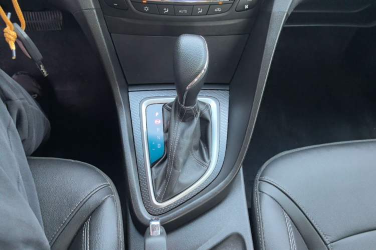 Used Buick GT 2019 18T Automatic Connected Elite Model China VI Standard Gear Lever